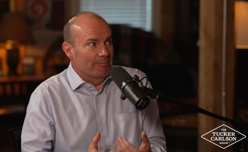 NextImg:Tucker Carlson Interviews Senator Mike Lee About Biden's Forced Removal and Those Who Control DC - The Last Refuge