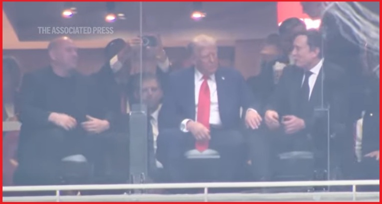 NextImg:Elon Musk Reunites with President Trump at Charlie Kirk Memorial - The Last Refuge